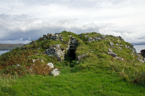 Dun Ringill (Gaelic: Dùn, ‘fort’, Ringill, ‘point of the ravine’) is an Iron Age