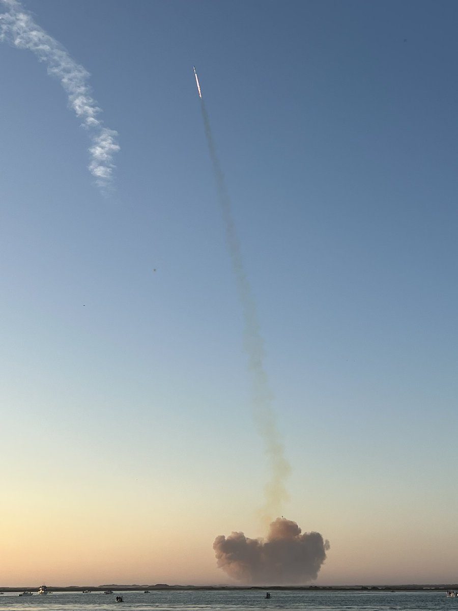 RT @shaunmmaguire: Effective accelerationism vs ineffective altruism